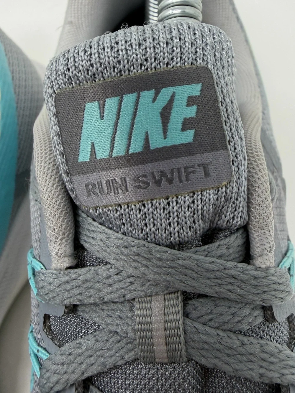 Nike Run Swift women’s  Gray & Teal Running Shoes Sz.9